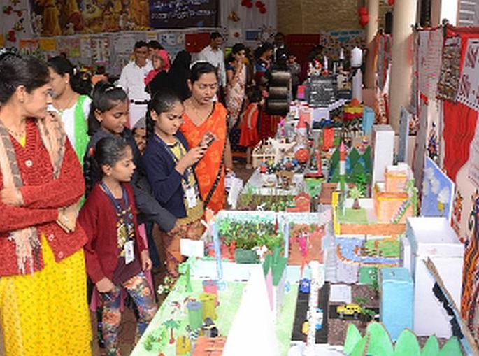 Appreciate the scientific perspective of the ants | चिमुकल्यांच्या वैज्ञानिक दृष्टीकोनाला दाद Appreciate the scientific perspective of the ants | चिमुकल्यांच्या वैज्ञानिक दृष्टीकोनाला दाद