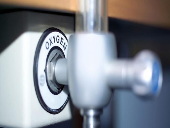 Corona virus : 'Oxygen's stuck in the tender process of pune municipal corporation | Corona virus : पुणे महापालिकेच्या रुग्णालयातील 'आॅक्सिजन’ अडकलाय निविदा प्रक्रियेत Corona virus : 'Oxygen's stuck in the tender process of pune municipal corporation | Corona virus : पुणे महापालिकेच्या रुग्णालयातील 'आॅक्सिजन’ अडकलाय निविदा प्रक्रियेत