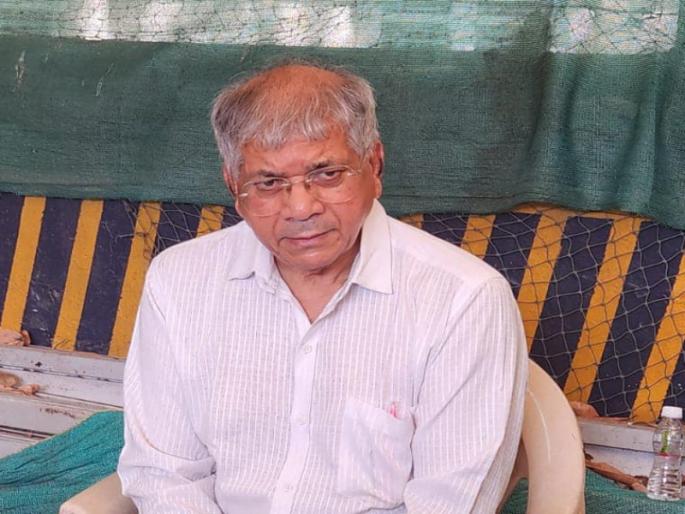 The commission was told Prakash Ambedkar explanation regarding the Koregaon Bhima hearing | आयोगाला सांगूनच बाहेर पडलो होतो; कोरेगाव भीमा सुनावणीबाबत प्रकाश आंबेडकरांचे स्पष्टीकरण The commission was told Prakash Ambedkar explanation regarding the Koregaon Bhima hearing | आयोगाला सांगूनच बाहेर पडलो होतो; कोरेगाव भीमा सुनावणीबाबत प्रकाश आंबेडकरांचे स्पष्टीकरण