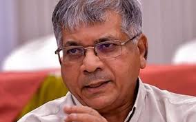 Congress and Ambedkar's pressures on each other | काँग्रेस अन् आंबेडकरांचे एकमेकांवर दबावतंत्र Congress and Ambedkar's pressures on each other | काँग्रेस अन् आंबेडकरांचे एकमेकांवर दबावतंत्र