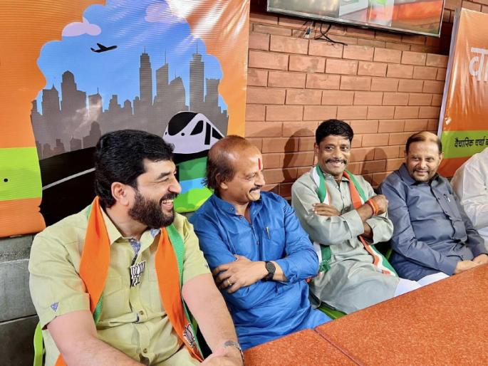 50 years future of Pune; Critical issues of traffic, garbage, water, development discussions of candidates on Wadeshwar Katta | पुण्याचं ५० वर्षांचं भविष्य; वाहतूक, कचरा, पाण्याचे गंभीर प्रश्न, वाडेश्वर कट्ट्यावर उमेदवारांच्या विकासाच्या चर्चा 50 years future of Pune; Critical issues of traffic, garbage, water, development discussions of candidates on Wadeshwar Katta | पुण्याचं ५० वर्षांचं भविष्य; वाहतूक, कचरा, पाण्याचे गंभीर प्रश्न, वाडेश्वर कट्ट्यावर उमेदवारांच्या विकासाच्या चर्चा