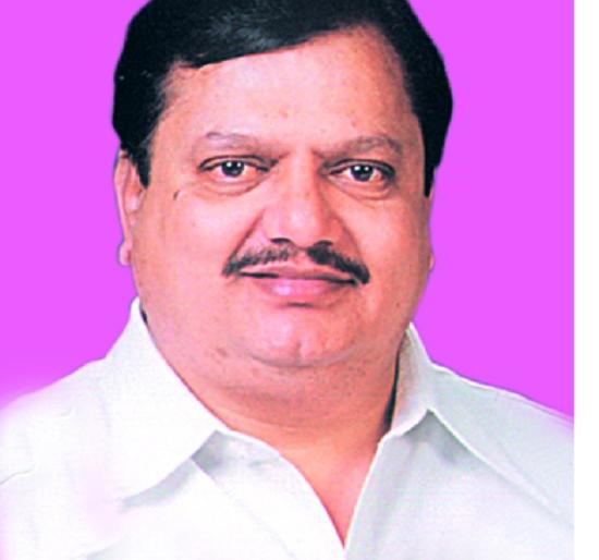 Inferno should tell how many hands are assigned | किती हातांना काम दिले हे नरकेंनी सांगावे --: पी. एन. पाटील यांची विचारणा