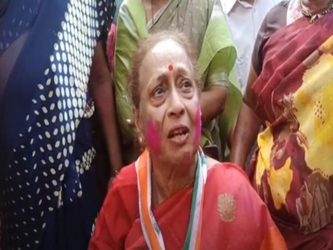 solapur lok sabha election result 2024 her father virtue and her hard work are the credit of praniti shinde victory says mother ujjwala shinde | वडिलांची पुण्याई अन् तिची प्रचंड मेहनत हेच तिच्या विजयाचे श्रेय; प्रणितीच्या विजयानंतर आई उज्वलाताई भावूक solapur lok sabha election result 2024 her father virtue and her hard work are the credit of praniti shinde victory says mother ujjwala shinde | वडिलांची पुण्याई अन् तिची प्रचंड मेहनत हेच तिच्या विजयाचे श्रेय; प्रणितीच्या विजयानंतर आई उज्वलाताई भावूक