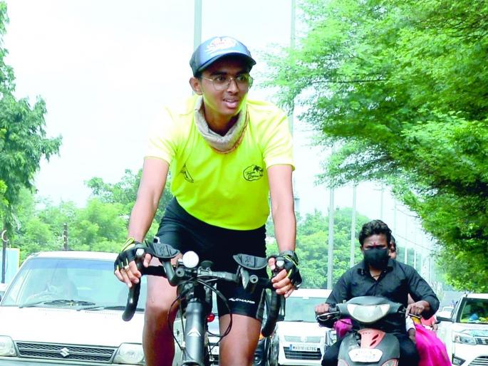 Prathamesh covered a distance of 501 km in 23 hours on bicycle | प्रथमेशने सायकलने कापले २३ तासात ५०१ किमीचे अंतर Prathamesh covered a distance of 501 km in 23 hours on bicycle | प्रथमेशने सायकलने कापले २३ तासात ५०१ किमीचे अंतर