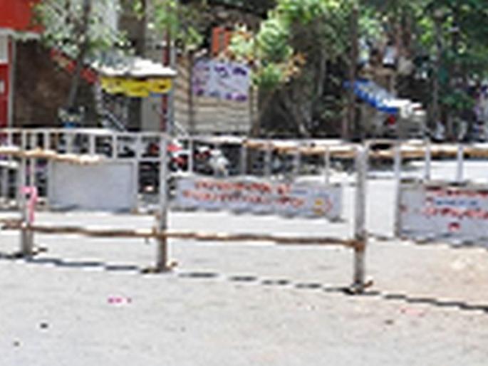 Dhule city locked down again for four days | चार दिवसांसाठी धुळे शहर पुन्हा लॉकडाऊन Dhule city locked down again for four days | चार दिवसांसाठी धुळे शहर पुन्हा लॉकडाऊन