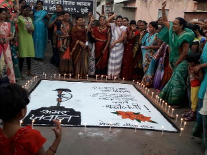 Remarks to martyrs after casting candle march across the district | जिल्हाभरात कँडल मार्च काढून शहिदांना आदरांजली Remarks to martyrs after casting candle march across the district | जिल्हाभरात कँडल मार्च काढून शहिदांना आदरांजली
