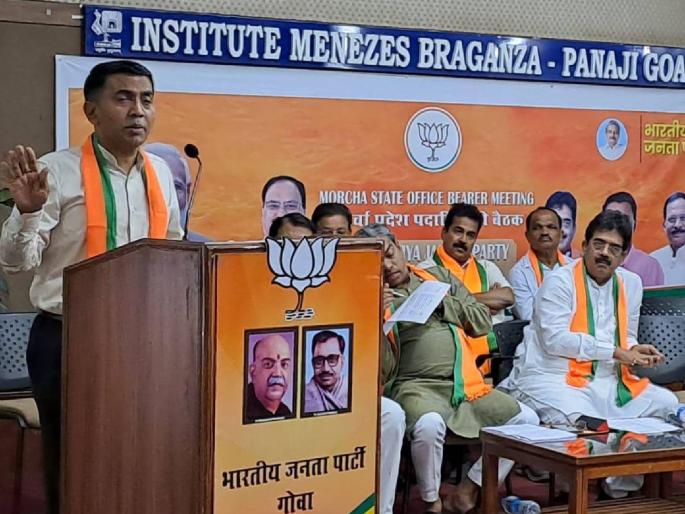 Urban Naxalites operate in Goa to target S.T | एस टींना लक्ष्य करण्यासाठी गोव्यात अर्बन नक्षललाईट्स वावरताहेत Urban Naxalites operate in Goa to target S.T | एस टींना लक्ष्य करण्यासाठी गोव्यात अर्बन नक्षललाईट्स वावरताहेत