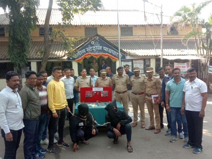operation search out in Nagpur; Dozens of swords, two pistols, eight cartridges, spears seized from goons | नागपुरात ऑपरेशन सर्चऑऊट; गुंडाकडून डझनभर तलवारी, दोन पिस्तुले, ८ काडतुसे, भाले जप्त operation search out in Nagpur; Dozens of swords, two pistols, eight cartridges, spears seized from goons | नागपुरात ऑपरेशन सर्चऑऊट; गुंडाकडून डझनभर तलवारी, दोन पिस्तुले, ८ काडतुसे, भाले जप्त