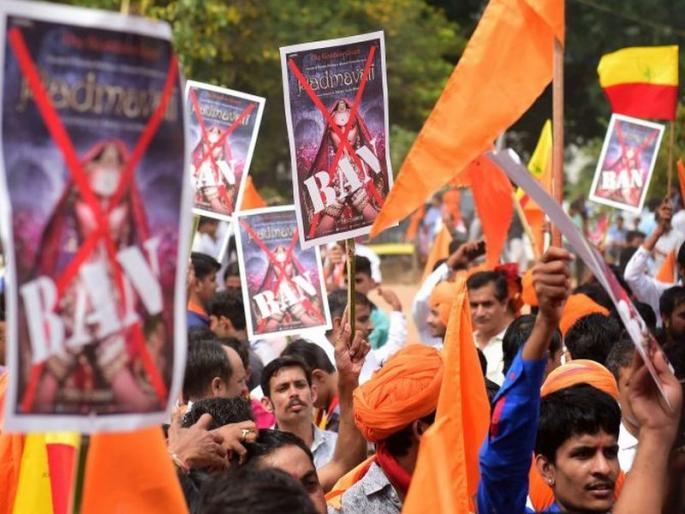 'Modi government should focus on Padmavati controversy, otherwise all the theaters will be burnt' | 'पद्मावती वादात मोदी सरकारने लक्ष घालावं, नाहीतर सगळी थिएटर्स जाळून टाकू' 'Modi government should focus on Padmavati controversy, otherwise all the theaters will be burnt' | 'पद्मावती वादात मोदी सरकारने लक्ष घालावं, नाहीतर सगळी थिएटर्स जाळून टाकू'
