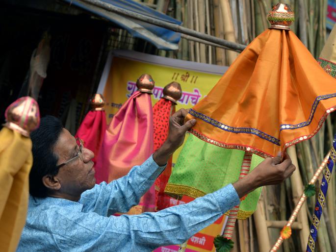  Gudi Padva due to the crowd in the market, shopping at Muhurt | Gudi Padwa 2018 : गुढीपाडव्यामुळे बाजारपेठेत गर्दी, मुहूर्तावर खरेदीची लगबग