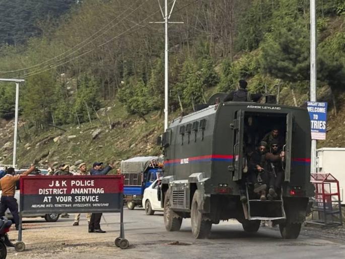 Excess salt in fried rice saved lives; Pahalgam attack victims share their story | नशीब बलवत्तर! फ्राईड राईसमध्ये जास्त पडलेल्या मीठानं जीव वाचवला; घटनास्थळापासून १५ मिनिटांवर होतं कुटुंब Excess salt in fried rice saved lives; Pahalgam attack victims share their story | नशीब बलवत्तर! फ्राईड राईसमध्ये जास्त पडलेल्या मीठानं जीव वाचवला; घटनास्थळापासून १५ मिनिटांवर होतं कुटुंब
