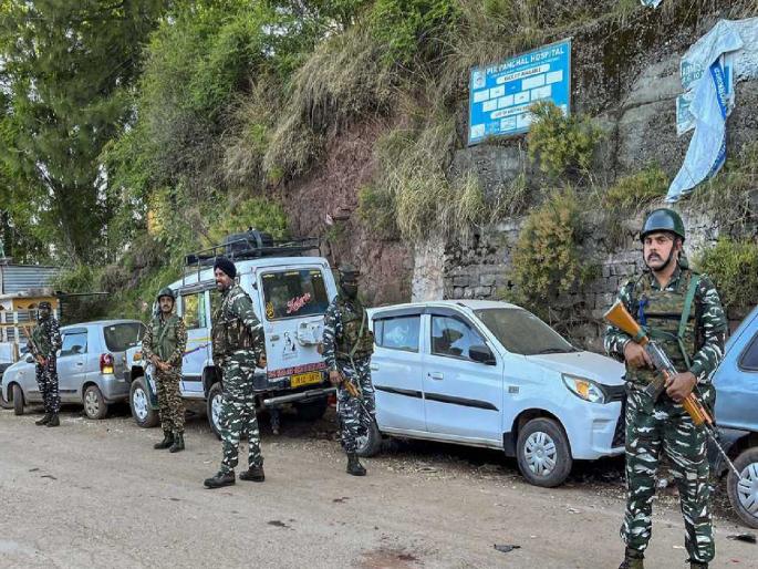 Despite the terrorist attack in Pahalgam in the Kashmir Valley all tourists in Kolhapur district are safe | Pahalgam Terror Attack: कोल्हापूर जिल्ह्यातील पर्यटक काश्मीरमध्ये सुरक्षित, अनेकांचे नियोजन रद्द Despite the terrorist attack in Pahalgam in the Kashmir Valley all tourists in Kolhapur district are safe | Pahalgam Terror Attack: कोल्हापूर जिल्ह्यातील पर्यटक काश्मीरमध्ये सुरक्षित, अनेकांचे नियोजन रद्द