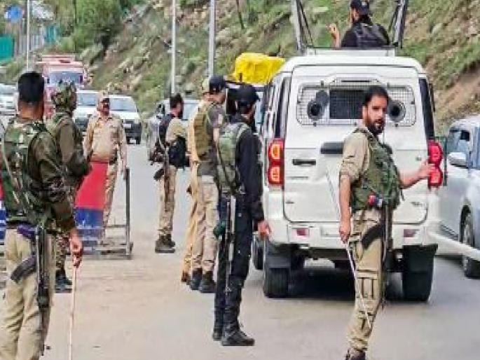 Six tourists from Palus who went to Jammu and Kashmir are safe | Pahalgam Terror Attack: ..अन् पलूसकरांनी सुटकेचा नि:श्वास सोडला, जम्मू-काश्मीरला गेलेले सहा पर्यटक सुखरूप Six tourists from Palus who went to Jammu and Kashmir are safe | Pahalgam Terror Attack: ..अन् पलूसकरांनी सुटकेचा नि:श्वास सोडला, जम्मू-काश्मीरला गेलेले सहा पर्यटक सुखरूप