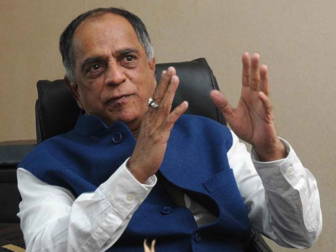 director pahlaj nihalani shows real face of actors who want diet food in the morning and drugs at night | "अभिनेत्यांना सकाळी डाएट फुड अन् रात्री ड्रग्स हवे", पहलाज निहलानींचा खुलासा; अक्षयबद्दल म्हणाले...
