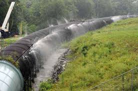 Ubani and Solapur water pipes trying to steal water | उजनी ते सोलापूर जलवाहिनीच्या जोडणीचे बोल्ट काढून पाणी चोरण्याचा प्रयत्न Ubani and Solapur water pipes trying to steal water | उजनी ते सोलापूर जलवाहिनीच्या जोडणीचे बोल्ट काढून पाणी चोरण्याचा प्रयत्न