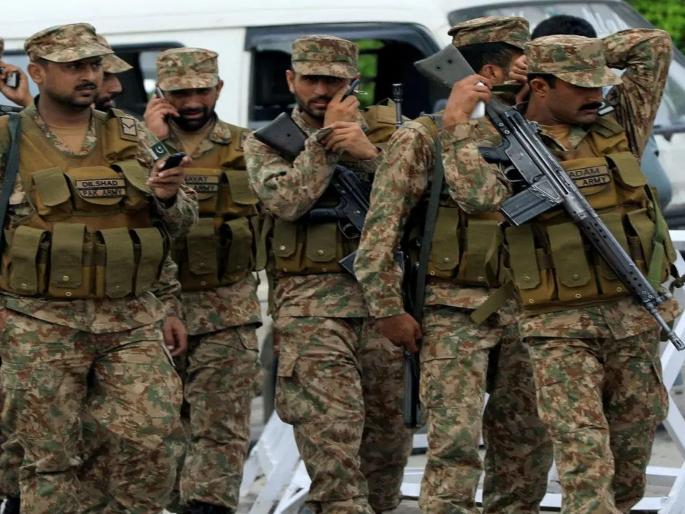 Now it is a crime to comment on the Pakistani military | पाकिस्तानी लष्कराबाबत टिप्पणी करणाऱ्यांवर आता गुन्हा Now it is a crime to comment on the Pakistani military | पाकिस्तानी लष्कराबाबत टिप्पणी करणाऱ्यांवर आता गुन्हा