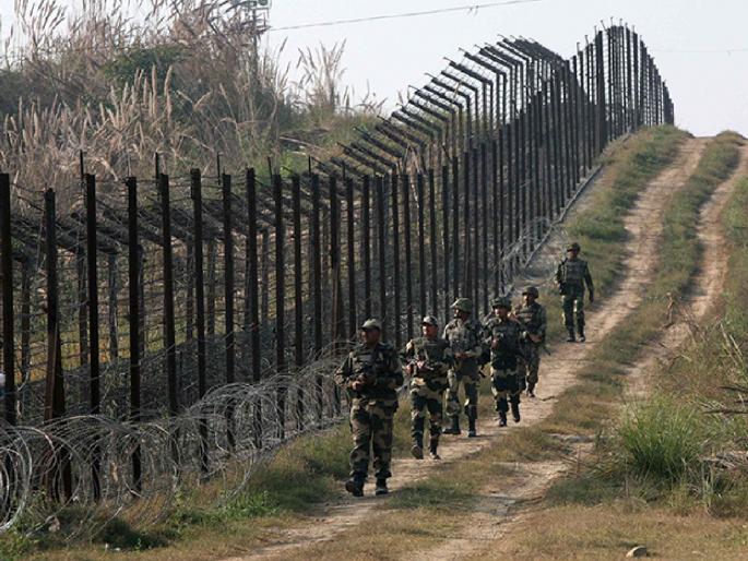Pakistani boyfriend goes to meet girlfriend, turns his back on relatives, sneaks into India... | पाकिस्तानी प्रियकर प्रेयसीला भेटायला गेला, नातेवाईकांनी पाठ धरताच, भारतात घुसला... Pakistani boyfriend goes to meet girlfriend, turns his back on relatives, sneaks into India... | पाकिस्तानी प्रियकर प्रेयसीला भेटायला गेला, नातेवाईकांनी पाठ धरताच, भारतात घुसला...