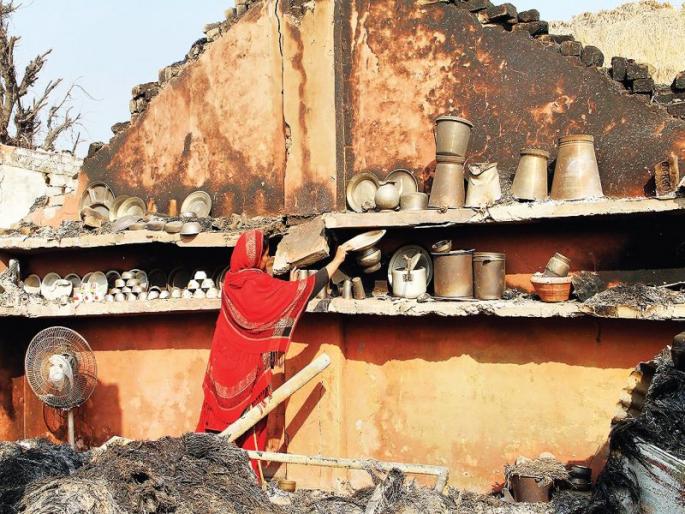  40,000 people on the border have to leave the village; Kurupatkhor Pakistan's Toffmara | सीमेवरील ४०,००० नागरिकांना सोडावे लागले गाव; कुरापतखोर पाकिस्तानचा तोफमारा