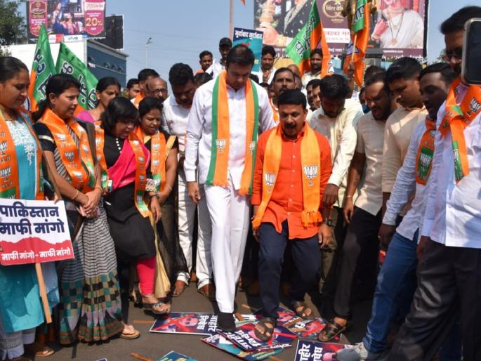 Violent protests of BJP in Karad against Pakistani foreign minister, protesters arrested by police | पाकिस्तानी परराष्ट्र मंत्र्याच्या विरोधात कराडमध्ये भाजपाची तीव्र निदर्शने, पोलिसांकडून आंदोलकांना अटक Violent protests of BJP in Karad against Pakistani foreign minister, protesters arrested by police | पाकिस्तानी परराष्ट्र मंत्र्याच्या विरोधात कराडमध्ये भाजपाची तीव्र निदर्शने, पोलिसांकडून आंदोलकांना अटक