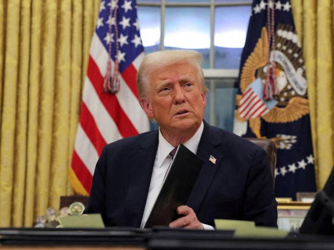 As soon as Donald Trump became President, he took a decision that increased Pakistan's problems; Read in detail | राष्ट्राध्यक्ष होताच डोनाल्ड ट्रम्प यांनी घेतला निर्णय, पाकिस्तानच्या अडचणी वाढल्या; वाचा सविस्तर