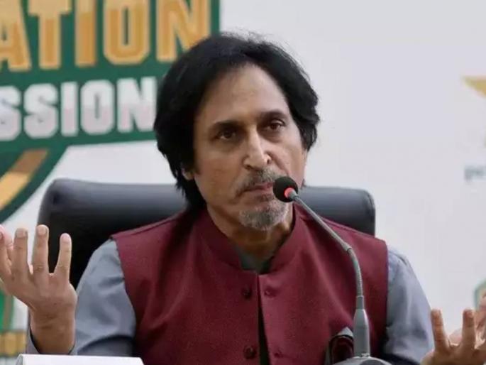 Pakistan cricket can collapse without India says pcb chief Ramiz Raja's old video going viral  | पीसीबी भारताशिवाय कोलमडू शकते; WC वरील बहिष्काराच्या धमकीनंतर रमीझ राजा यांचा जुना Video Viral 