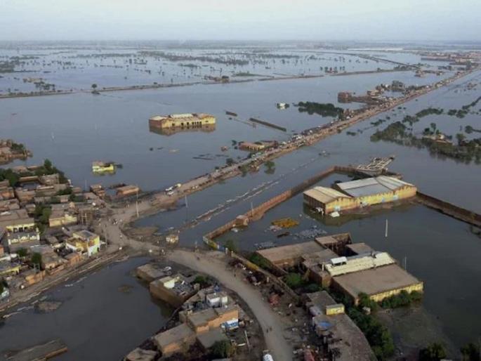 paskitan floods 1300 people died risk of infection 12 billion dollar economic loss | Pakistan floods: पाकिस्तानात पुरामुळे हाहाकार; 1300 जणांचा मृत्यू, संसर्ग पसरण्याचा धोका, 12.5 अब्ज डॉलरचे नुकसान paskitan floods 1300 people died risk of infection 12 billion dollar economic loss | Pakistan floods: पाकिस्तानात पुरामुळे हाहाकार; 1300 जणांचा मृत्यू, संसर्ग पसरण्याचा धोका, 12.5 अब्ज डॉलरचे नुकसान