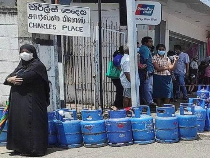 pakistan Inflation increased, price of gas cylinder beyond 3 thousand | पाकिस्तानचा पाय आणखी खोलात! महागाई वाढली, गॅस सिलिंडरचा दर ३ हजारांच्या पुढे pakistan Inflation increased, price of gas cylinder beyond 3 thousand | पाकिस्तानचा पाय आणखी खोलात! महागाई वाढली, गॅस सिलिंडरचा दर ३ हजारांच्या पुढे