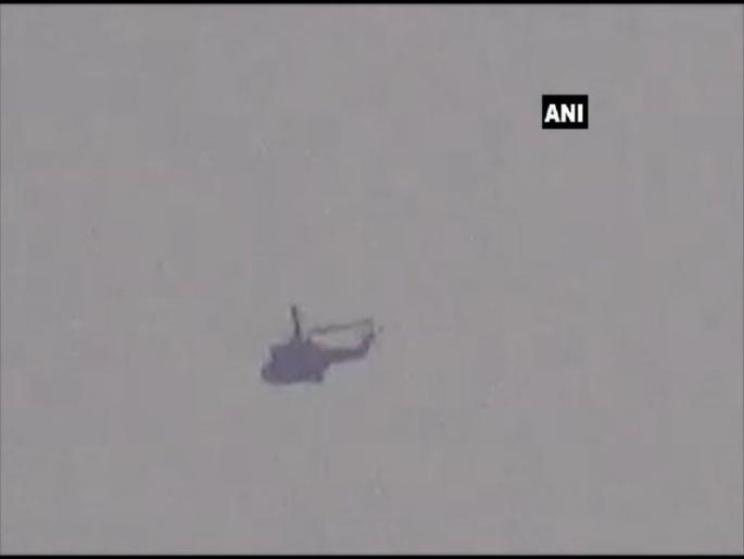 Pakistan military helicopter seen flying on LOC near Poonch | LoC वर 300 मीटर उंचीवर घिरट्या घेत होतं पाकिस्तानी लष्कराचं हेलिकॉप्टर Pakistan military helicopter seen flying on LOC near Poonch | LoC वर 300 मीटर उंचीवर घिरट्या घेत होतं पाकिस्तानी लष्कराचं हेलिकॉप्टर
