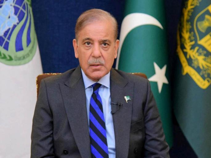 amid economic crisis pakistan assures imf of 8 billion external payments | पाकिस्तानने ३ अब्ज डॉलर्सचे कर्ज मागितले, चीनवर विसंबून IMFला ८ अब्ज डॉलर्सची परतफेड करण्याची योजना amid economic crisis pakistan assures imf of 8 billion external payments | पाकिस्तानने ३ अब्ज डॉलर्सचे कर्ज मागितले, चीनवर विसंबून IMFला ८ अब्ज डॉलर्सची परतफेड करण्याची योजना