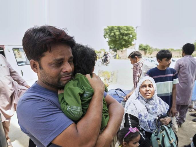 pakistani father request to seek permission stay in india for his small children heart treatment after pahalgam terror attack | “चिमुकल्यांना हृदयरोग, १ कोटी खर्च, भारतात उपचार घेऊ द्या”; पाकमधील पालकांचे सरकारला साकडे