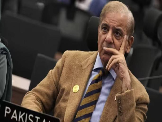 pakistan shehbaz sharif government angry on imf due to loan conditions | पाकिस्तानच्या अडचणी आणखी वाढल्या! IMF कर्ज द्यायला तयार नाही, पाकिस्तानचे पंतप्रधान संतापले pakistan shehbaz sharif government angry on imf due to loan conditions | पाकिस्तानच्या अडचणी आणखी वाढल्या! IMF कर्ज द्यायला तयार नाही, पाकिस्तानचे पंतप्रधान संतापले