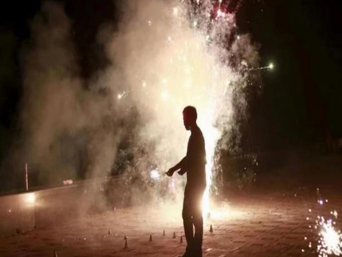 Twine bomb placed in steel glass exploded; 20-year-old youth lost his life in Noida, where did the horrific incident happen? | स्टीलच्या ग्लासात सुतळी बॉम्ब ठेवून फोडला; २० वर्षीय युवक जीवाला मुकला, कुठे घडला भयानक प्रकार? Twine bomb placed in steel glass exploded; 20-year-old youth lost his life in Noida, where did the horrific incident happen? | स्टीलच्या ग्लासात सुतळी बॉम्ब ठेवून फोडला; २० वर्षीय युवक जीवाला मुकला, कुठे घडला भयानक प्रकार?