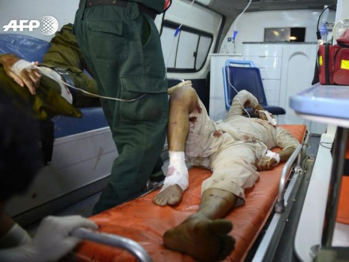 Nawaz Sharif's house, suicide attack, 5 police and nine deaths | नवाज शरीफ यांच्या घराजवळ आत्मघातकी हल्ला, 5 पोलिसांसह 9 जणांचा मृत्यू Nawaz Sharif's house, suicide attack, 5 police and nine deaths | नवाज शरीफ यांच्या घराजवळ आत्मघातकी हल्ला, 5 पोलिसांसह 9 जणांचा मृत्यू