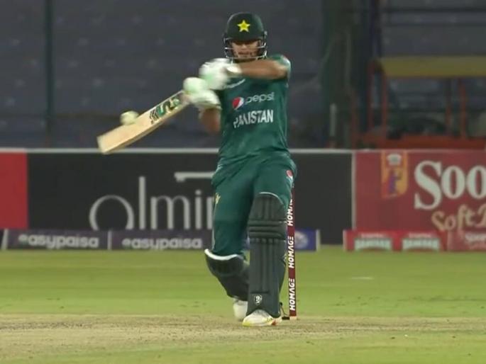 Pakistani Cricketer Arrested On Rape Charges Report Claims UK Police Released Him On Bail | पाक क्रिकेटर बलात्कार प्रकरणात अडकला; पोलिसांनी मॅच सुरु असतानाच ठोकल्या बेड्या