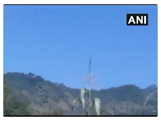 A Pakistani helicopter violated Indian airspace in Poonch sector of Jammu And Kashmir | Video : कुरापती सुरूच; पाकिस्तानच्या हेलिकॉप्टरची भारताच्या हद्दीत घुसखोरी A Pakistani helicopter violated Indian airspace in Poonch sector of Jammu And Kashmir | Video : कुरापती सुरूच; पाकिस्तानच्या हेलिकॉप्टरची भारताच्या हद्दीत घुसखोरी