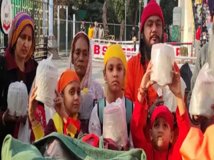 Ashes of 400 Hindus brought from Pakistan to India will be immersed in Ganga in Haridwar | पाकिस्तानातून भारतात आणल्या ४०० हिंदूंच्या अस्थी; ८ वर्षे ठेवल्या होत्या स्मशानभूमीत Ashes of 400 Hindus brought from Pakistan to India will be immersed in Ganga in Haridwar | पाकिस्तानातून भारतात आणल्या ४०० हिंदूंच्या अस्थी; ८ वर्षे ठेवल्या होत्या स्मशानभूमीत