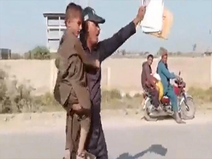 Police officer selling their children for money, you will be shocked to hear reason | पोलिस कर्मचारी पैशांसाठी आपल्या मुलांना विकतोय, कारण ऐकून बसेल धक्का; पाहा VIDEO Police officer selling their children for money, you will be shocked to hear reason | पोलिस कर्मचारी पैशांसाठी आपल्या मुलांना विकतोय, कारण ऐकून बसेल धक्का; पाहा VIDEO