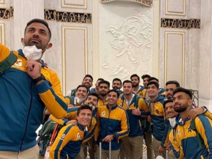 NZ vs PAK : Pakistan cricket team’s one more COVID breach could see them getting deported from New Zealand | NZ vs PAK : ... तर तुम्हा सर्वांना देशातून हद्दपार करू; पाकिस्तान टीमला न्यूझीलंड सरकारची वॉर्निंग!