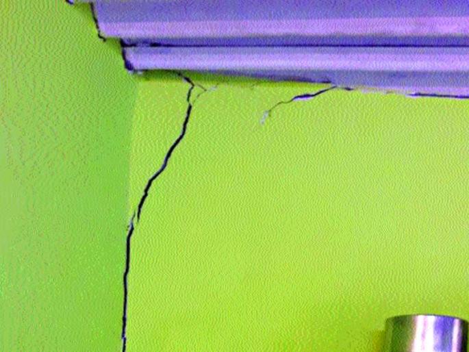 The earthquake strikes the district | जिल्ह्याला भूकंपाचा तडाखा The earthquake strikes the district | जिल्ह्याला भूकंपाचा तडाखा