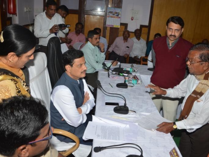 Review the complaints received within seven days - Dr. Ranjit Patil | विभाग प्रमुखांनी प्राप्त तक्रारींचा सात दिवसांच्या आत आढावा घ्यावा - डॉ. रणजीत पाटील Review the complaints received within seven days - Dr. Ranjit Patil | विभाग प्रमुखांनी प्राप्त तक्रारींचा सात दिवसांच्या आत आढावा घ्यावा - डॉ. रणजीत पाटील