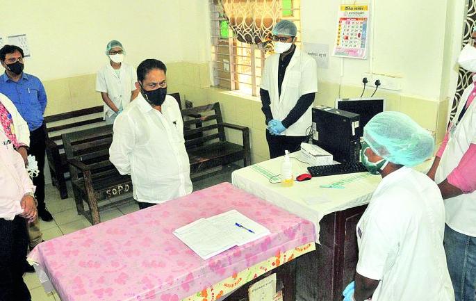 Place additional arrangements in Mayo-Medical: Guardian Minister's instructions | मेयो-मेडिकलमध्ये अतिरिक्त व्यवस्था ठेवा : पालकमंत्र्यांचे निर्देश Place additional arrangements in Mayo-Medical: Guardian Minister's instructions | मेयो-मेडिकलमध्ये अतिरिक्त व्यवस्था ठेवा : पालकमंत्र्यांचे निर्देश