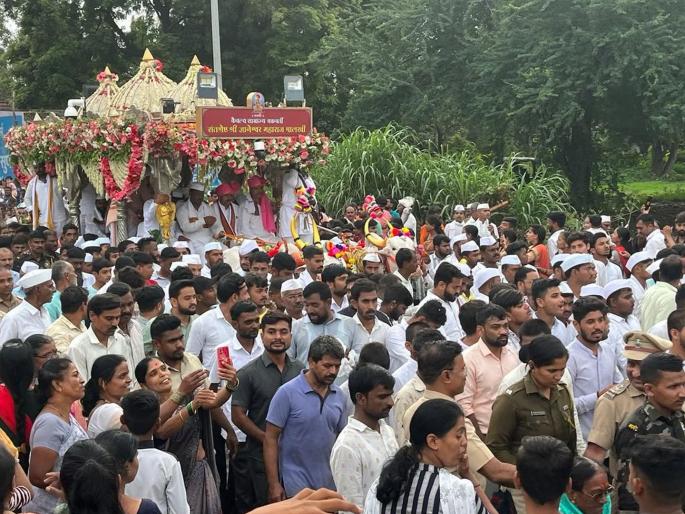 Ashadhi Wari 2025: State Government announces financial subsidy for every Dindi leaving for Ashadhi Wari Pandharpur | Ashadhi Wari 2025: आषाढी वारीसाठी निघणाऱ्या प्रत्येक दिंडीला सरकारकडून आर्थिक अनुदान जाहीर