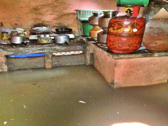 Fund sanctioned, however, remained binding | निधी मंजूर तरी बंधारे रखडले Fund sanctioned, however, remained binding | निधी मंजूर तरी बंधारे रखडले