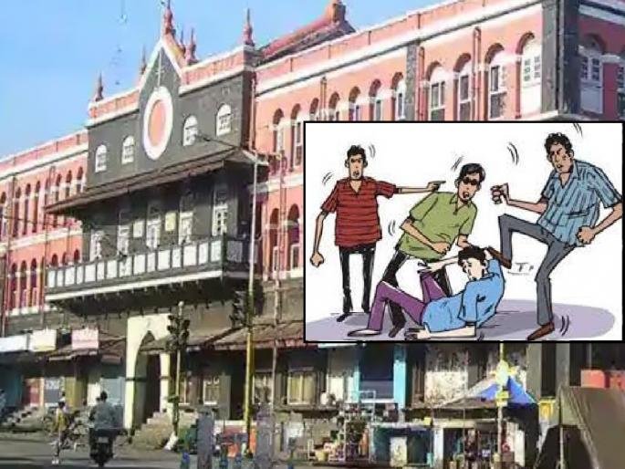 Kolhapur Municipal Corporation recovery team attacked; employee beaten with pipe and kicks | कोल्हापूर महापालिकेच्या वसुली पथकावर हल्ला; कर्मचाऱ्यास पाईप, लाथाबुक्क्यांनी मारहाण Kolhapur Municipal Corporation recovery team attacked; employee beaten with pipe and kicks | कोल्हापूर महापालिकेच्या वसुली पथकावर हल्ला; कर्मचाऱ्यास पाईप, लाथाबुक्क्यांनी मारहाण