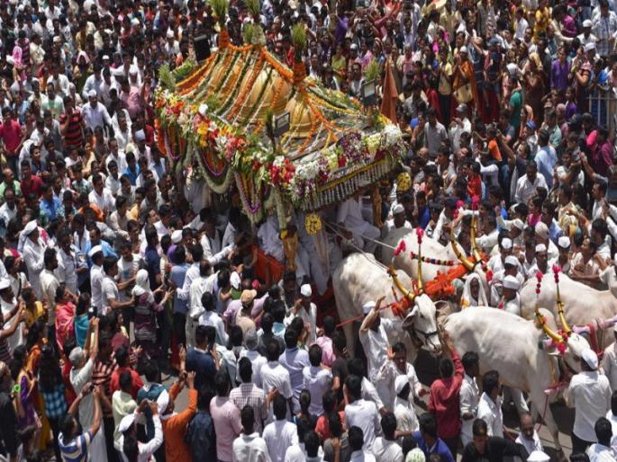 Palkhi festivals will be welcome by pimpri chinchwad corporation | पिंपरी पालिकेतर्फे पालखी सोहळ्याचे होणार स्वागत : चौफेर टीकेनंतर घूमजाव Palkhi festivals will be welcome by pimpri chinchwad corporation | पिंपरी पालिकेतर्फे पालखी सोहळ्याचे होणार स्वागत : चौफेर टीकेनंतर घूमजाव