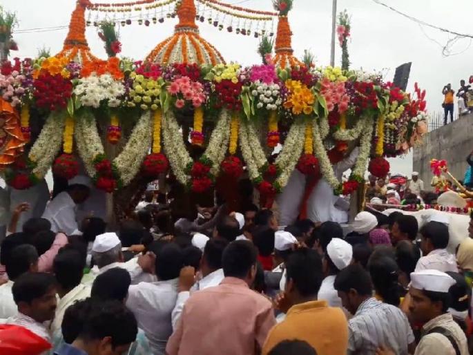Shri Pandurang Palkhi's departure to Alandi | श्री पांडुरंग पालखीचे आळंदीला प्रस्थान Shri Pandurang Palkhi's departure to Alandi | श्री पांडुरंग पालखीचे आळंदीला प्रस्थान