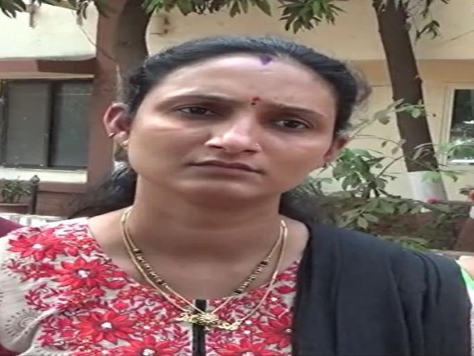 Kalyan: The allegation of threatening the BJP corporator's wife with a revolver | कल्याण: भाजपा नगरसेवकाच्या पत्नीला रिव्हॉल्वर दाखवून धमकाविल्याचा आरोप Kalyan: The allegation of threatening the BJP corporator's wife with a revolver | कल्याण: भाजपा नगरसेवकाच्या पत्नीला रिव्हॉल्वर दाखवून धमकाविल्याचा आरोप