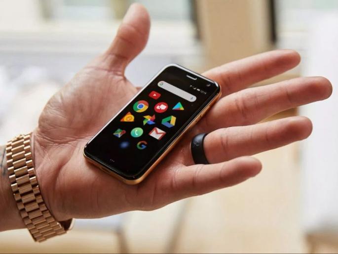 Palm phone launched, know price and specifications | क्रेडिट कार्ड साईजचा फोन लॉन्च, जाणून घ्या खासियत! Palm phone launched, know price and specifications | क्रेडिट कार्ड साईजचा फोन लॉन्च, जाणून घ्या खासियत!