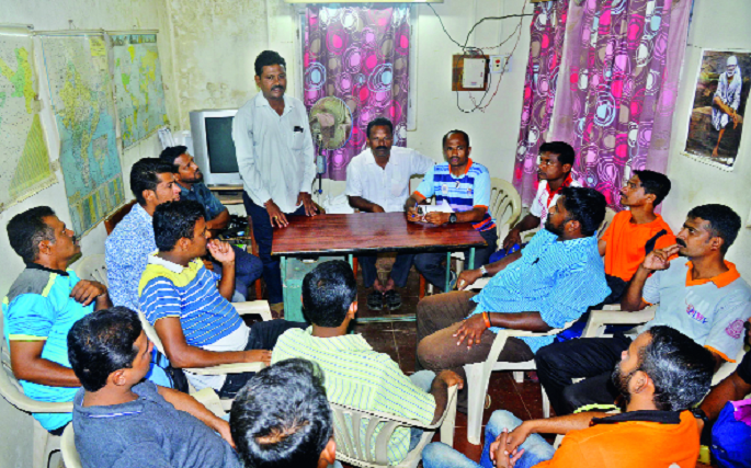 Not 'Panchagiri' in 'Dilbhar' match - Kolhapur Soccer Referees Association decision | ‘दिलबहार’च्या सामन्यात ‘पंचगिरी’ नाही -कोल्हापूर सॉकर रेफ्री असोसिएशनचा निर्णय  Not 'Panchagiri' in 'Dilbhar' match - Kolhapur Soccer Referees Association decision | ‘दिलबहार’च्या सामन्यात ‘पंचगिरी’ नाही -कोल्हापूर सॉकर रेफ्री असोसिएशनचा निर्णय