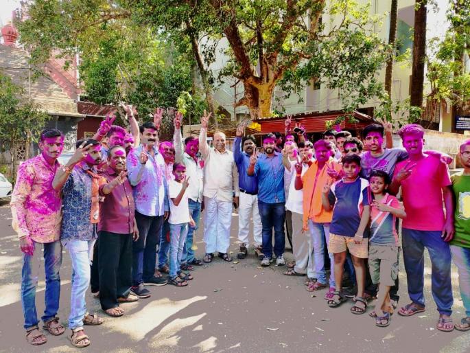Kolhapur Loksabha Election Result 2019: Ex-Education Minister Pvt. In Panhala, BJP's Shiv Sena won the rally. Join Laxman Dhoble | कोल्हापूर लोकसभा निवडणूक निकाल २०१९ : पन्हाळा येथे लोकसभेच्या भाजप शिवसेना विजयी मिरवणुकीत माजी शिक्षण मंत्री प्रा. लक्ष्मण ढोबळे सामील Kolhapur Loksabha Election Result 2019: Ex-Education Minister Pvt. In Panhala, BJP's Shiv Sena won the rally. Join Laxman Dhoble | कोल्हापूर लोकसभा निवडणूक निकाल २०१९ : पन्हाळा येथे लोकसभेच्या भाजप शिवसेना विजयी मिरवणुकीत माजी शिक्षण मंत्री प्रा. लक्ष्मण ढोबळे सामील
